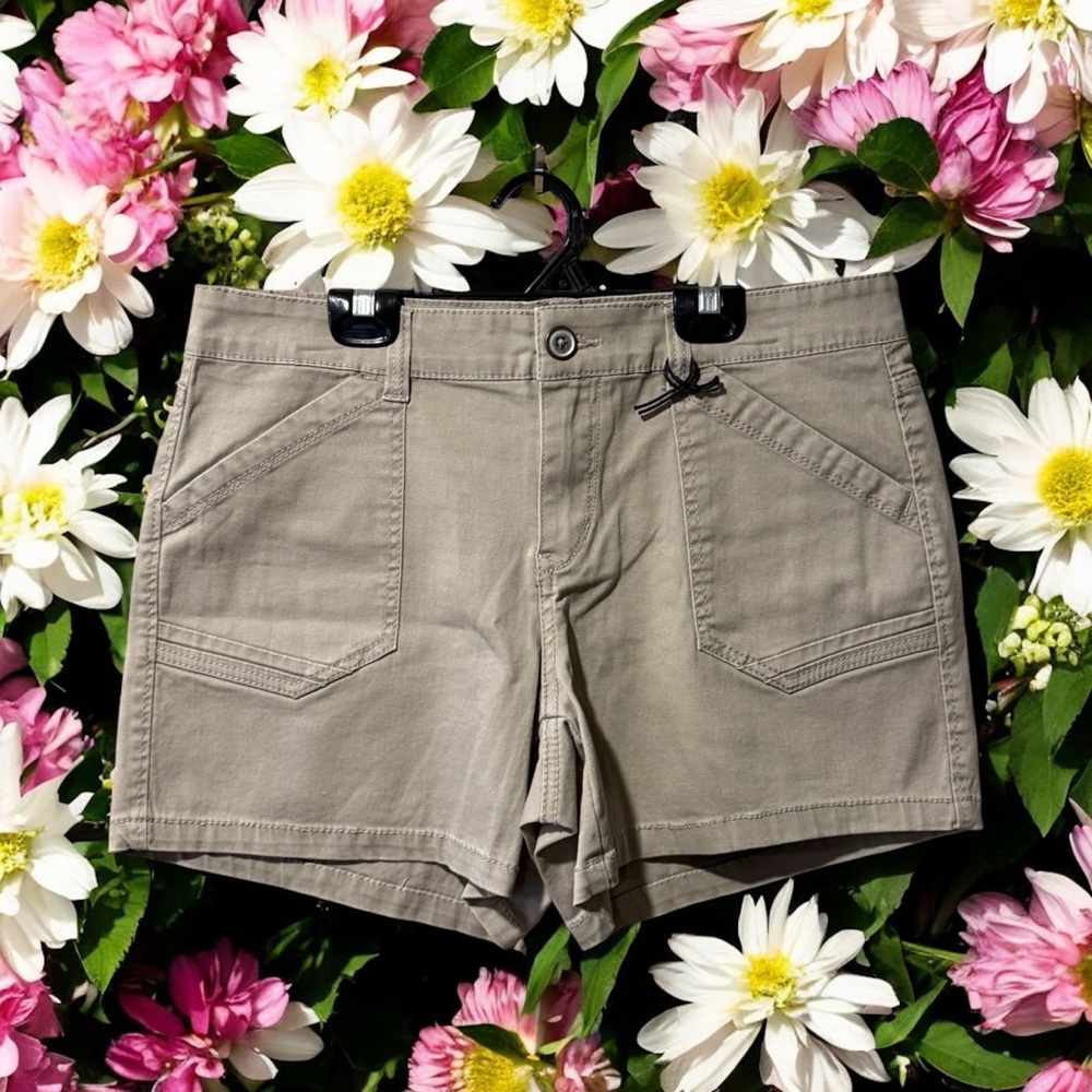 NWOT Supplies Khaki Beige Cotton Shorts